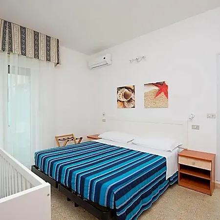 Helios Hotel 2*